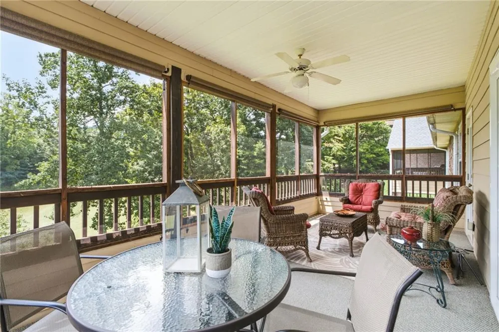 92 Gleneagle Court #302B Clayton, GA 30525
