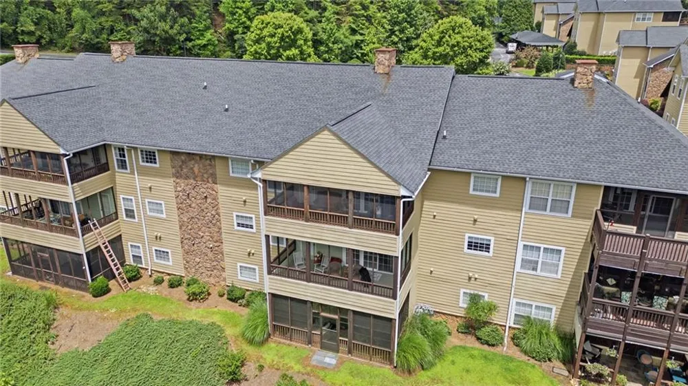 92 Gleneagle Court #302B Clayton, GA 30525