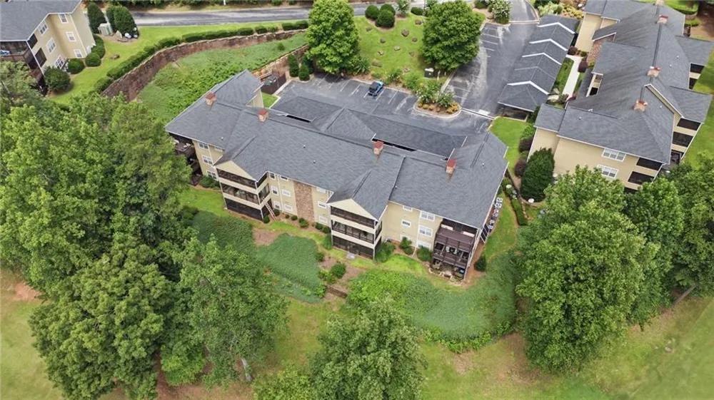 92 Gleneagle Court #302B Clayton, GA 30525