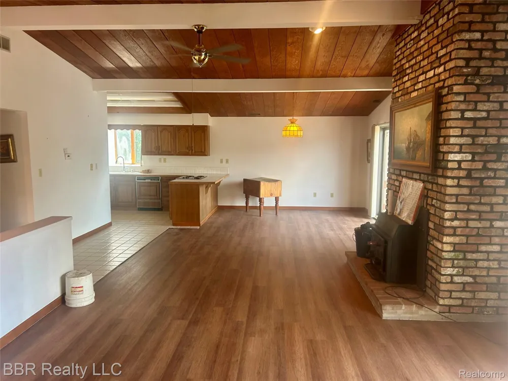 30620 Bayview Gibraltar City, MI 48173