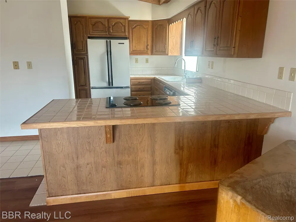 30620 Bayview Gibraltar City, MI 48173