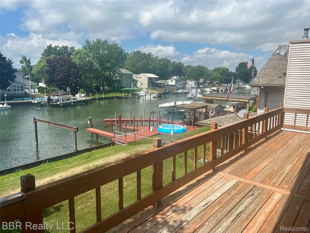 30620 Bayview Gibraltar City, MI 48173