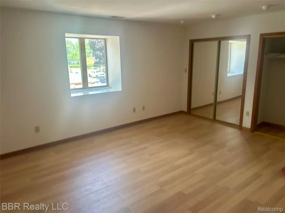 30620 Bayview Gibraltar City, MI 48173