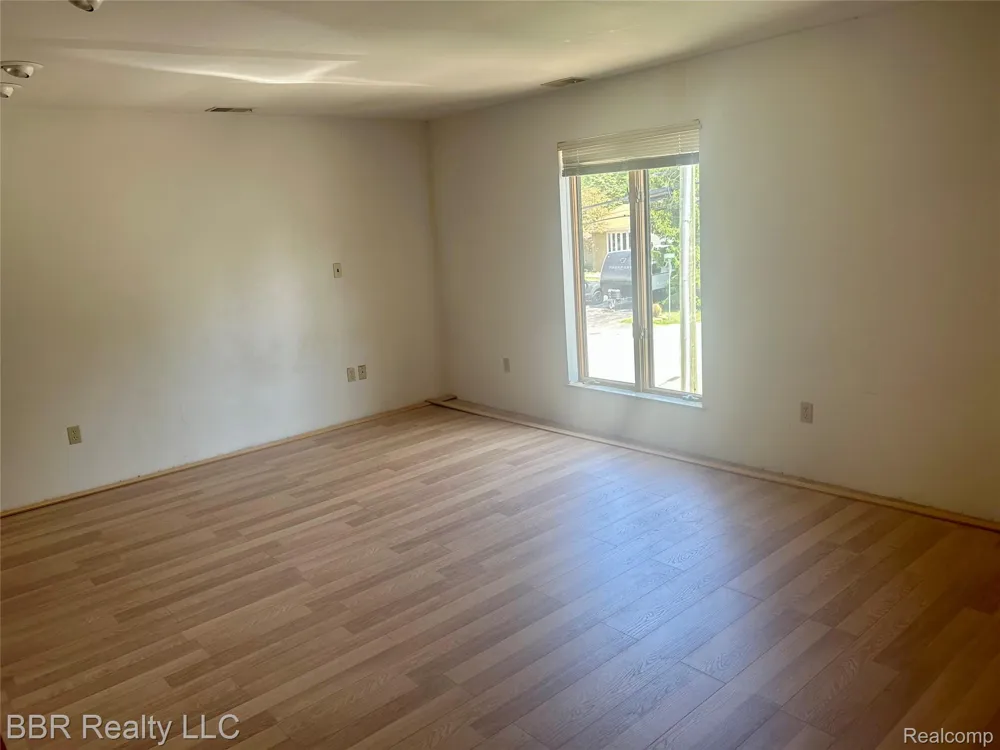 30620 Bayview Gibraltar City, MI 48173