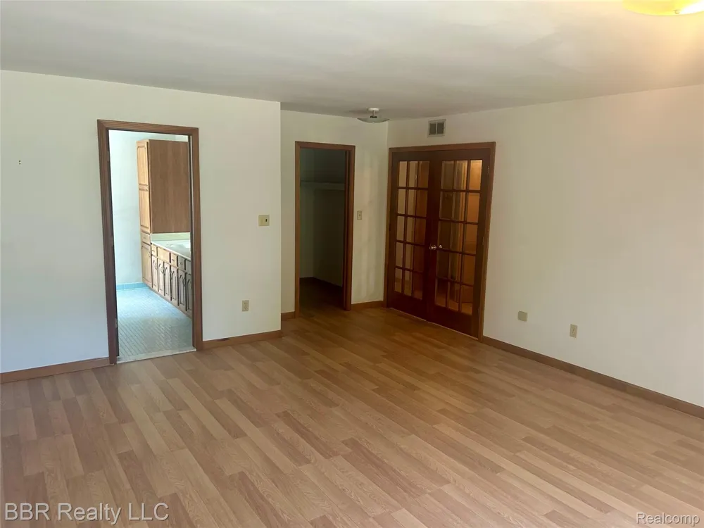 30620 Bayview Gibraltar City, MI 48173
