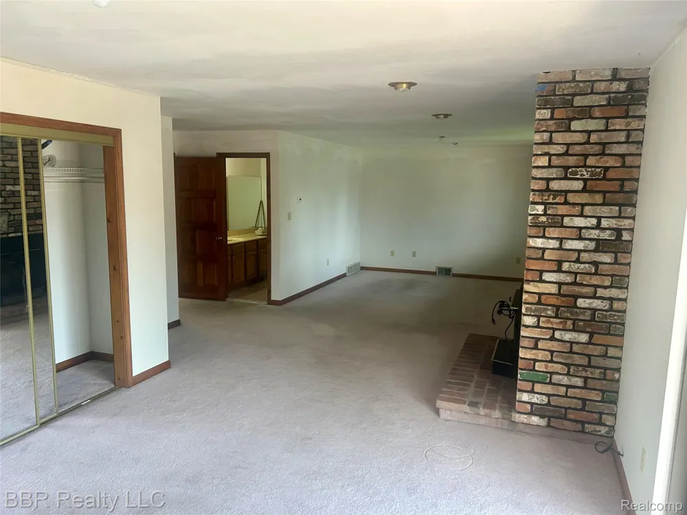 30620 Bayview Gibraltar City, MI 48173