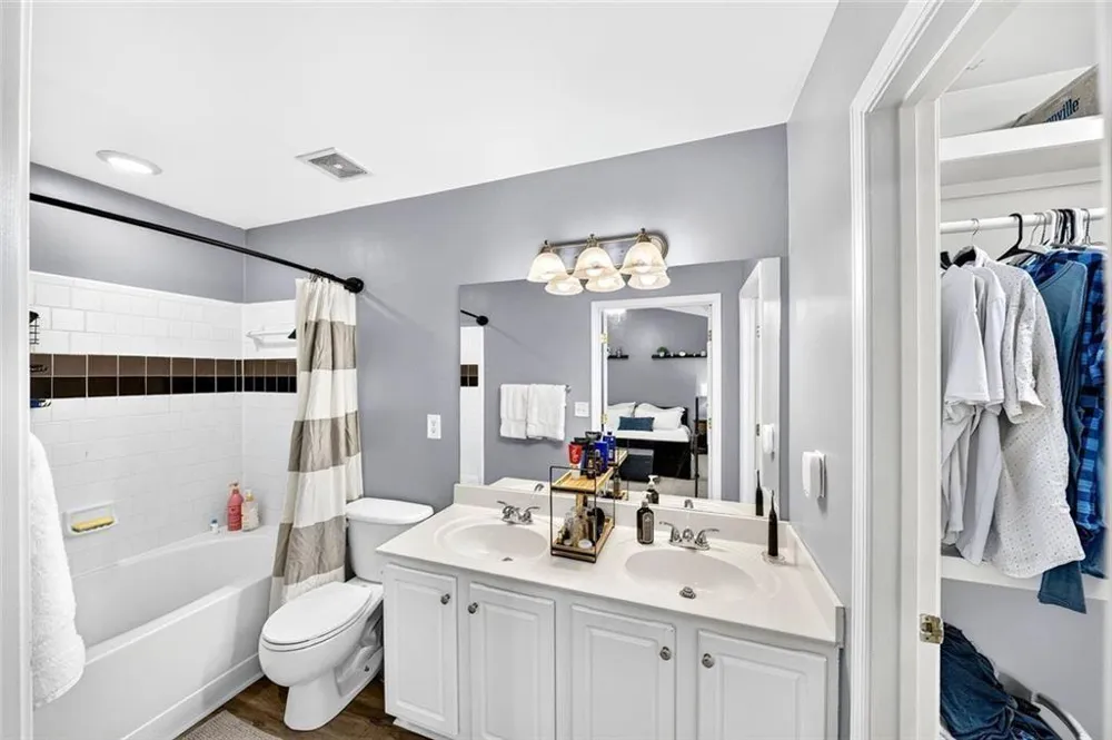 3327 Lathenview Court Alpharetta, GA 30004