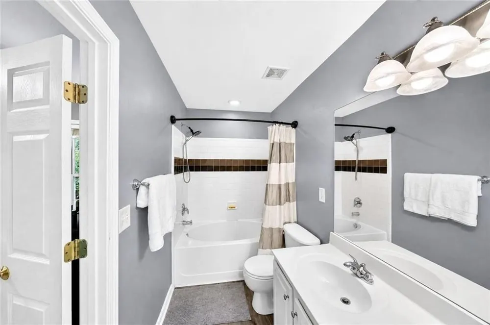 3327 Lathenview Court Alpharetta, GA 30004