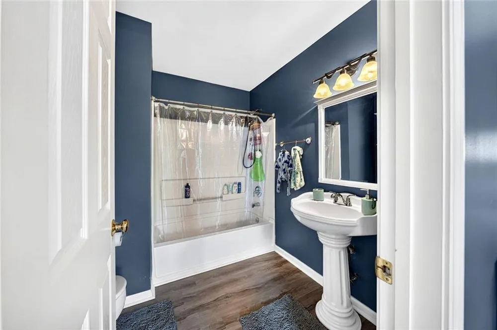 3327 Lathenview Court Alpharetta, GA 30004
