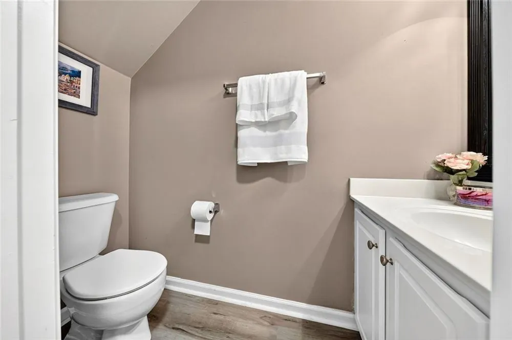 3327 Lathenview Court Alpharetta, GA 30004