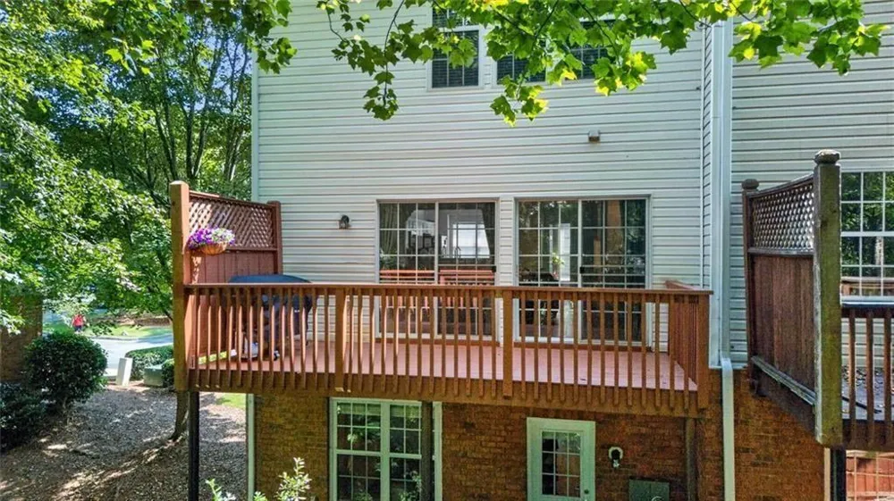 3327 Lathenview Court Alpharetta, GA 30004
