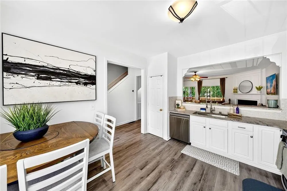 3327 Lathenview Court Alpharetta, GA 30004
