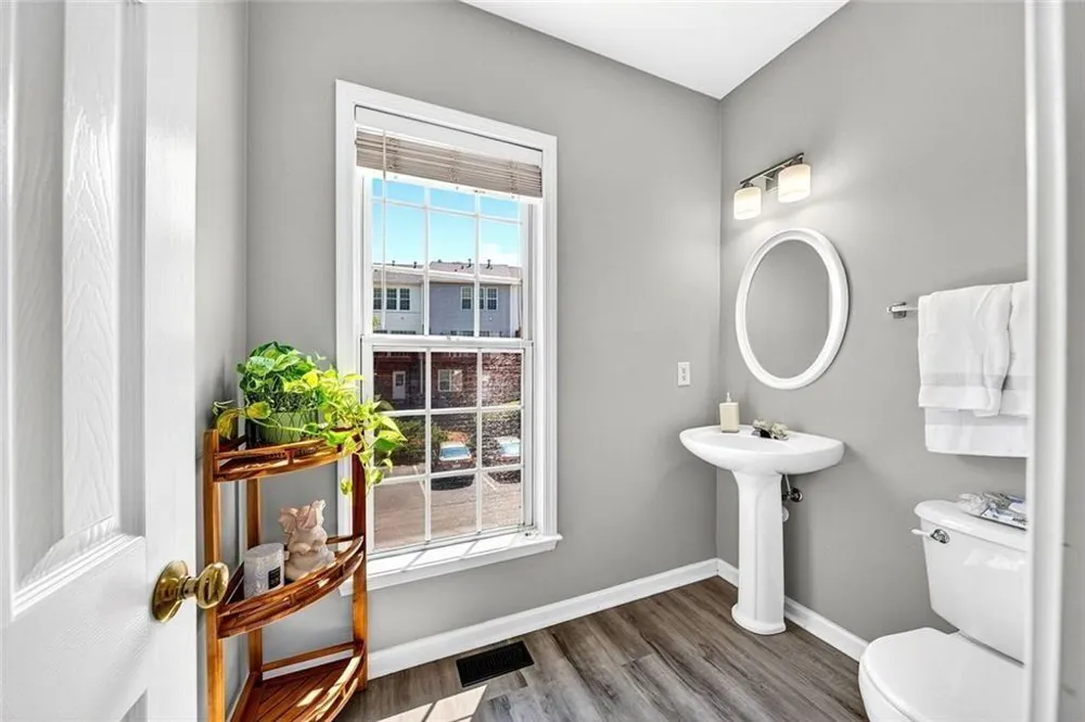 3327 Lathenview Court Alpharetta, GA 30004