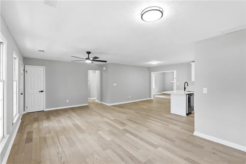 169 Robinhood Drive Newnan, GA 30263