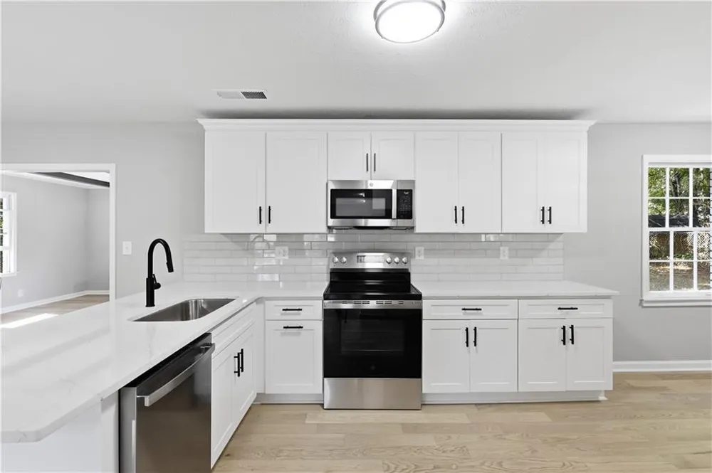 169 Robinhood Drive Newnan, GA 30263