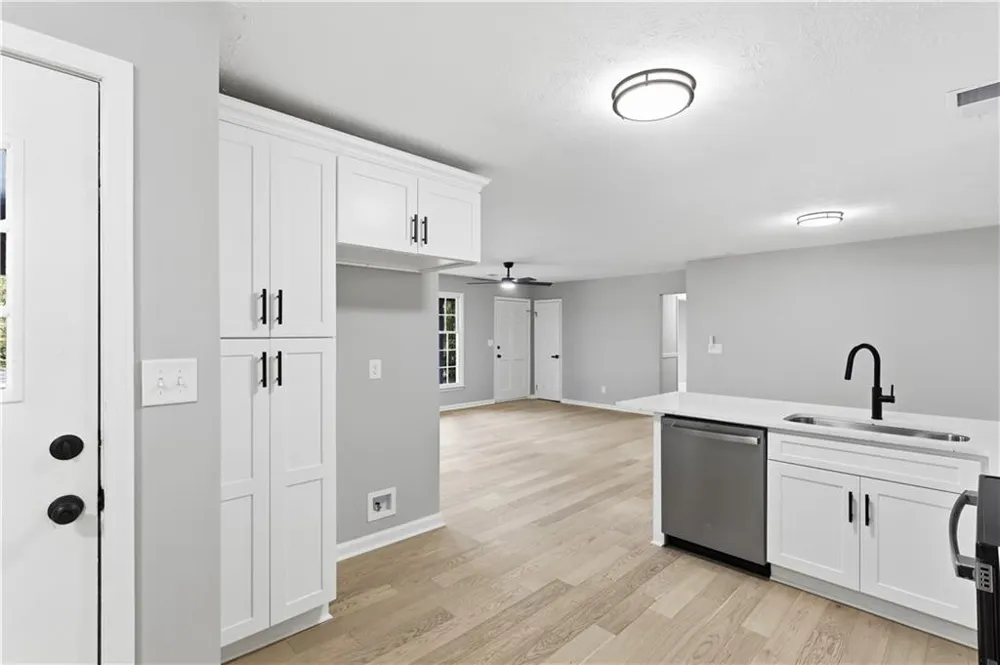 169 Robinhood Drive Newnan, GA 30263