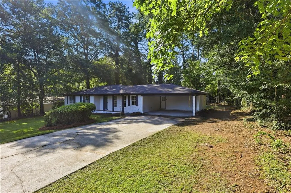 169 Robinhood Drive Newnan, GA 30263