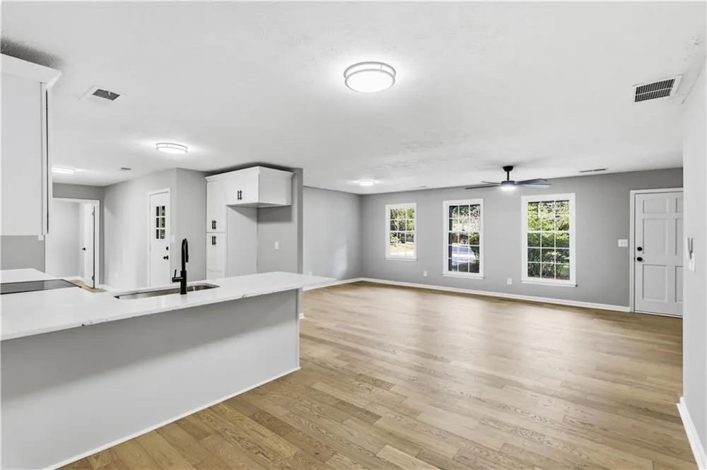 169 Robinhood Drive Newnan, GA 30263