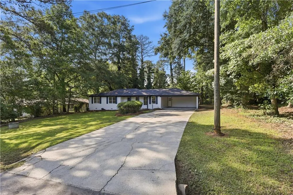 169 Robinhood Drive Newnan, GA 30263