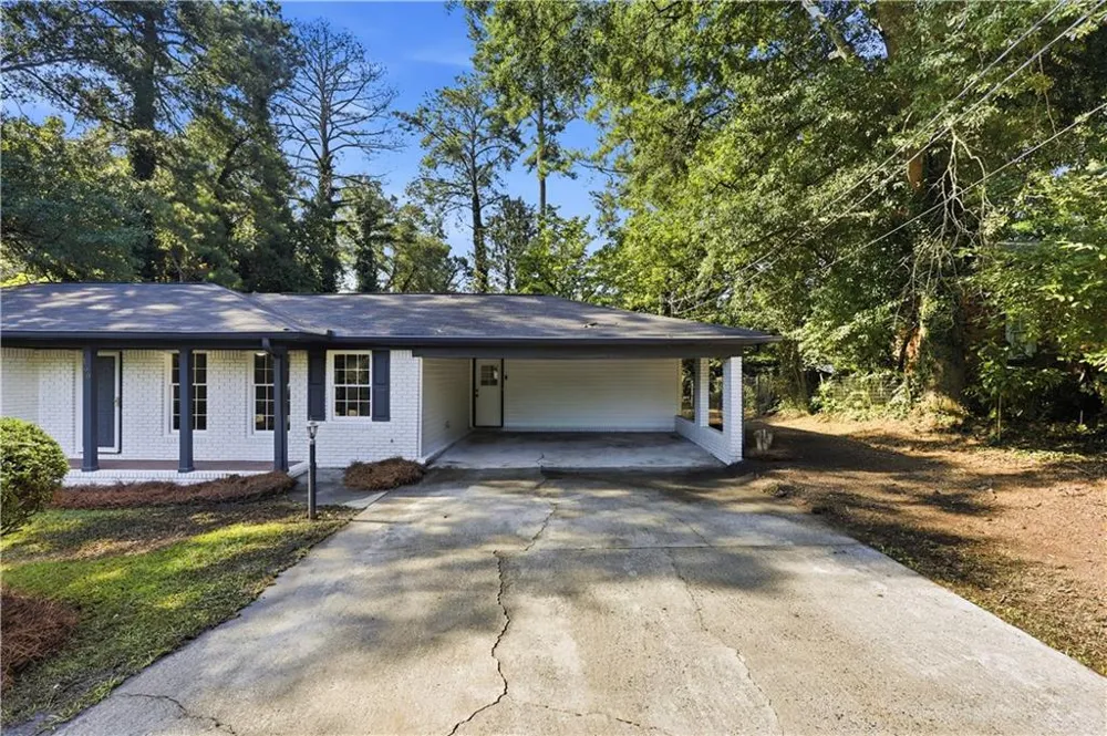 169 Robinhood Drive Newnan, GA 30263