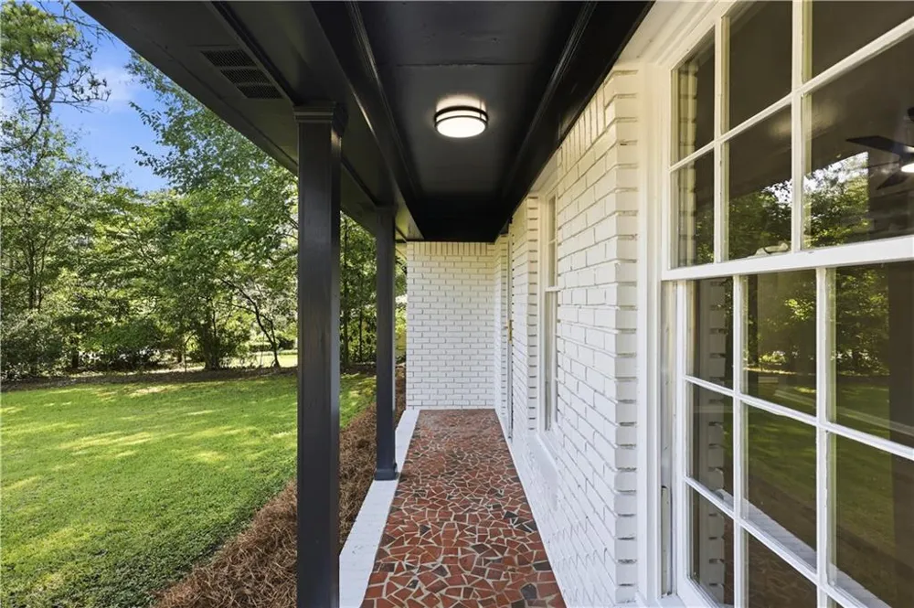 169 Robinhood Drive Newnan, GA 30263