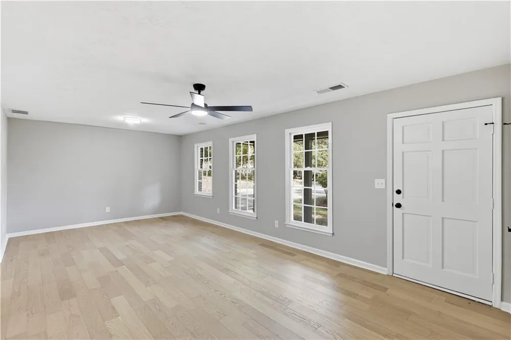 169 Robinhood Drive Newnan, GA 30263