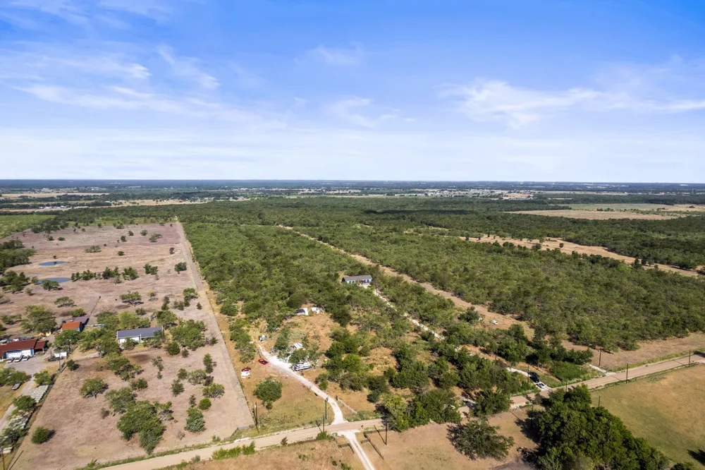 9798 County Road 146 Kaufman, TX 75142