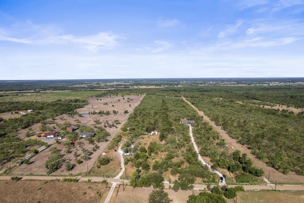 9798 County Road 146 Kaufman, TX 75142