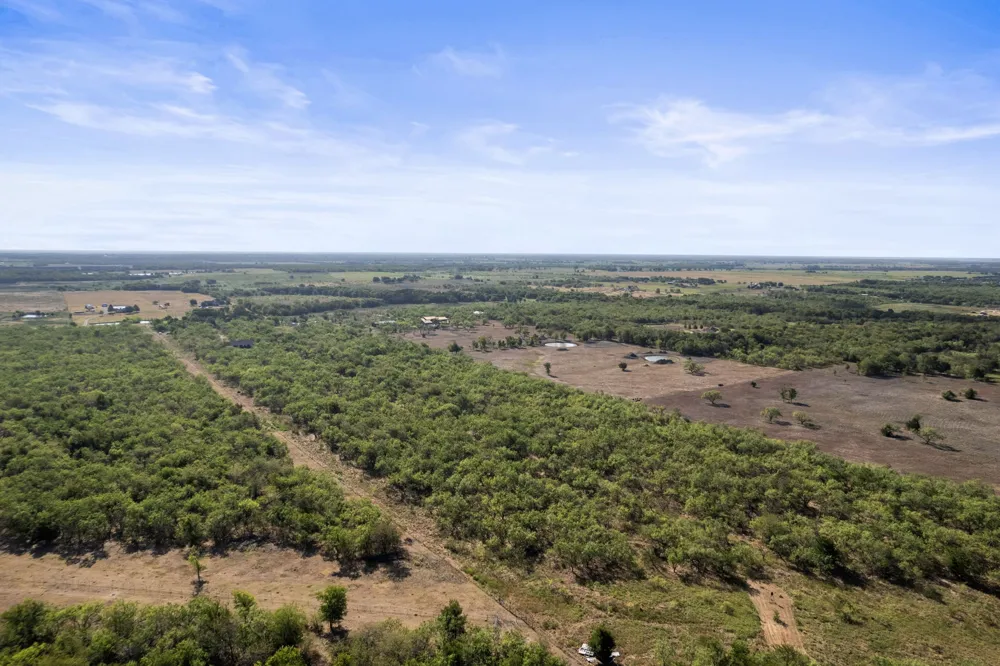 9798 County Road 146 Kaufman, TX 75142
