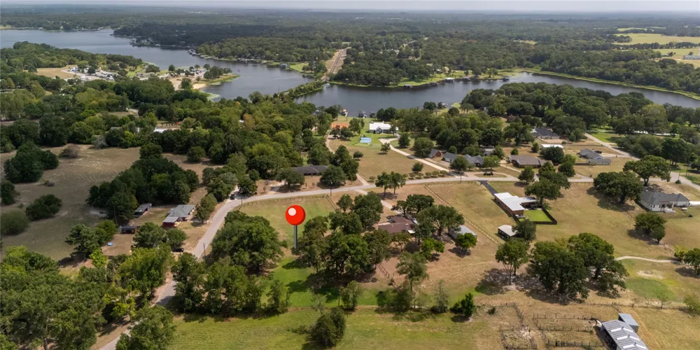 2301 Lakefront Shores Drive Athens, TX 75752
