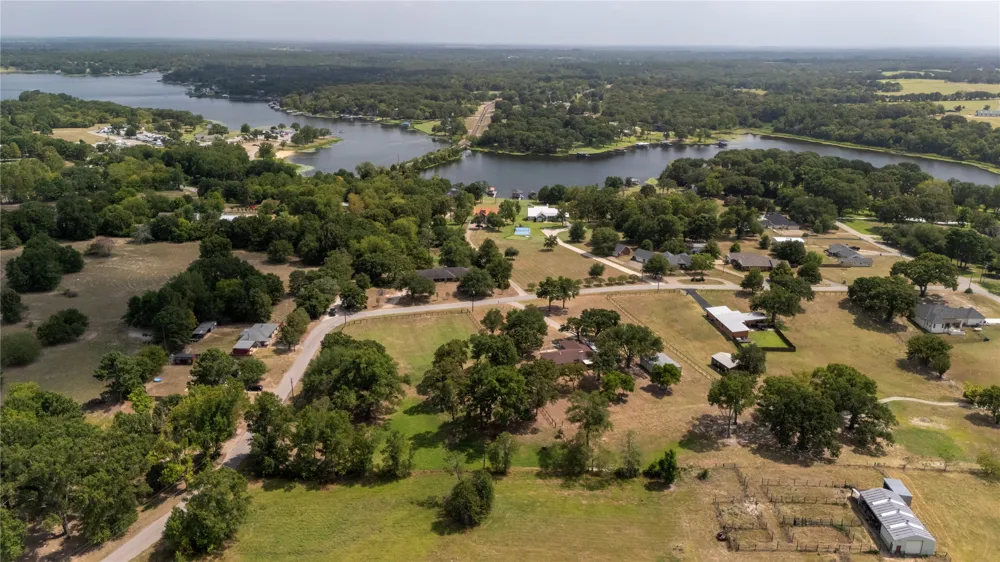 2301 Lakefront Shores Drive Athens, TX 75752