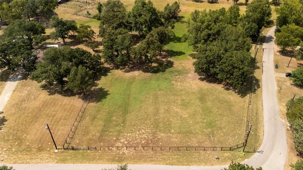 2301 Lakefront Shores Drive Athens, TX 75752