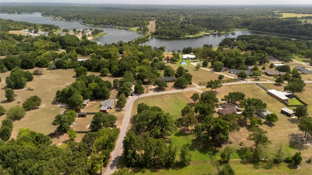 2301 Lakefront Shores Drive Athens, TX 75752
