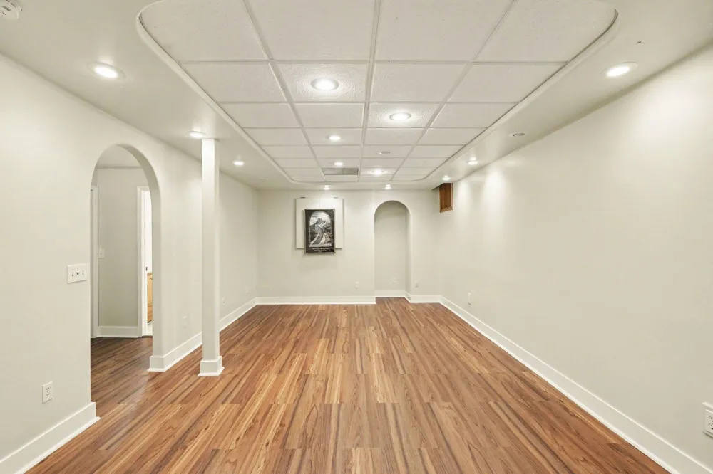 2138 Vail Court Ann Arbor, MI 48108