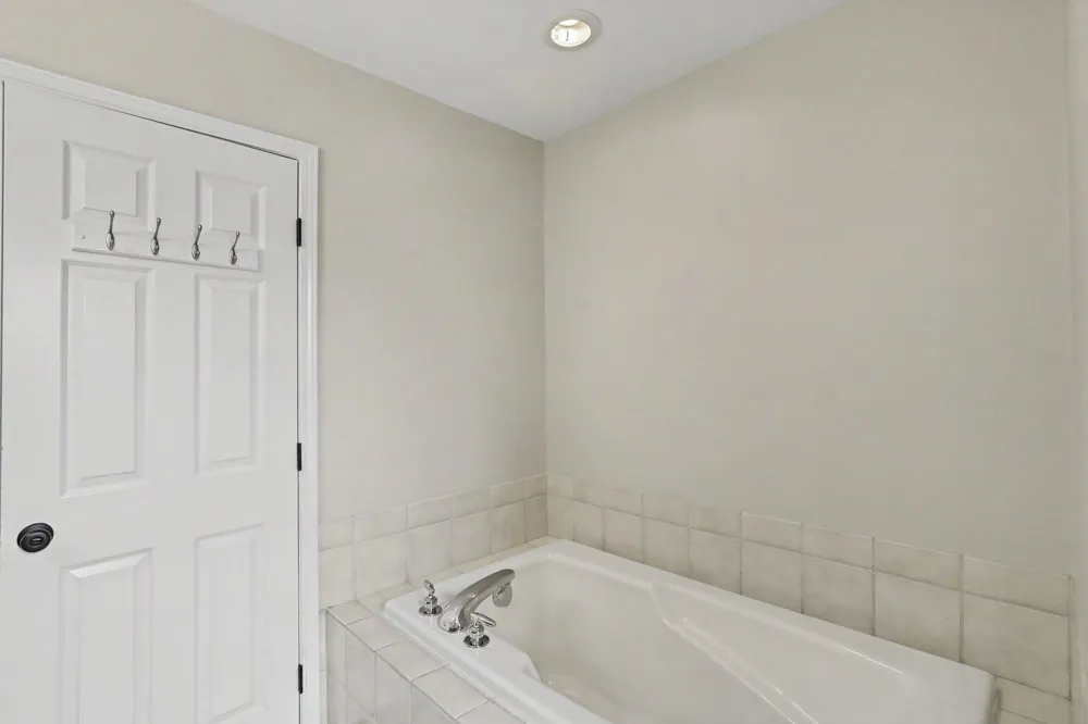 2138 Vail Court Ann Arbor, MI 48108