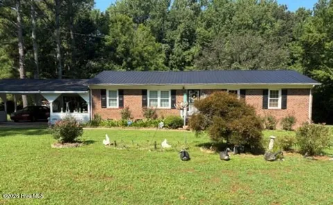 809 Meadow Road