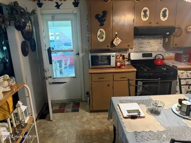 809 Meadow Road Colerain, NC 27924