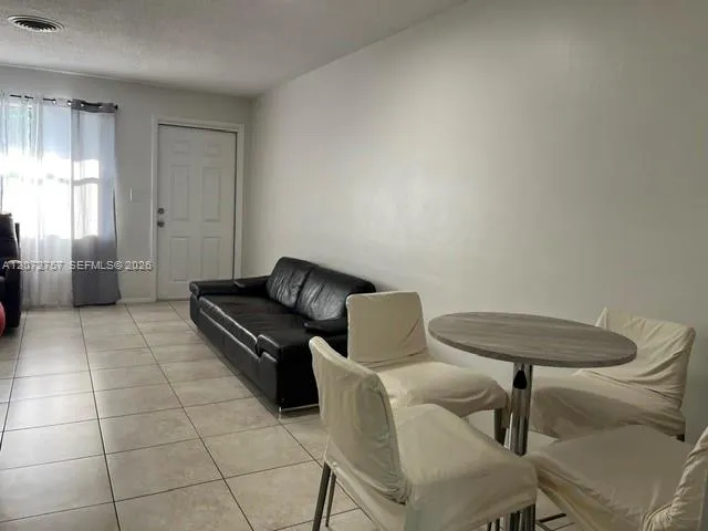 5610 NE 18th Ave #6 Fort Lauderdale, FL 33334