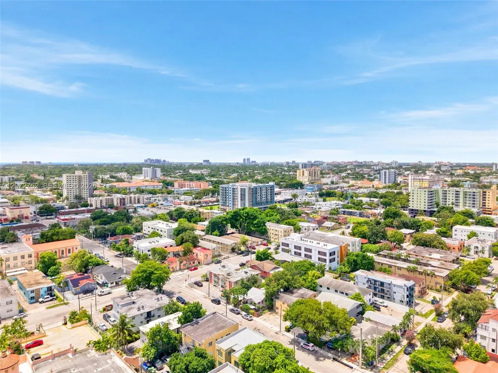 219 NW 10th Ave #APT #4 Miami, FL 33128