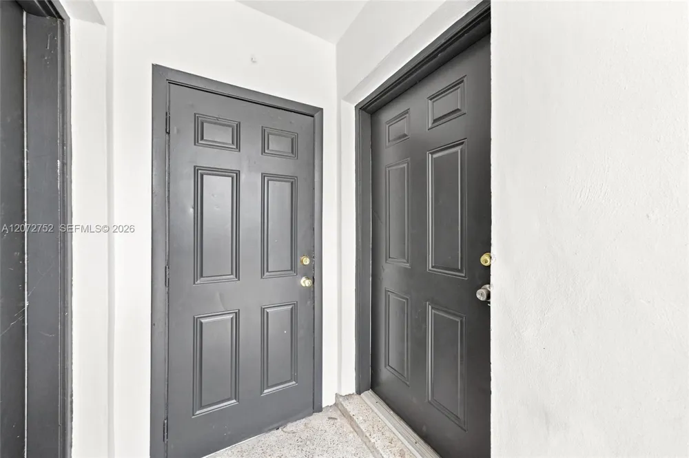219 NW 10th Ave #APT #4 Miami, FL 33128