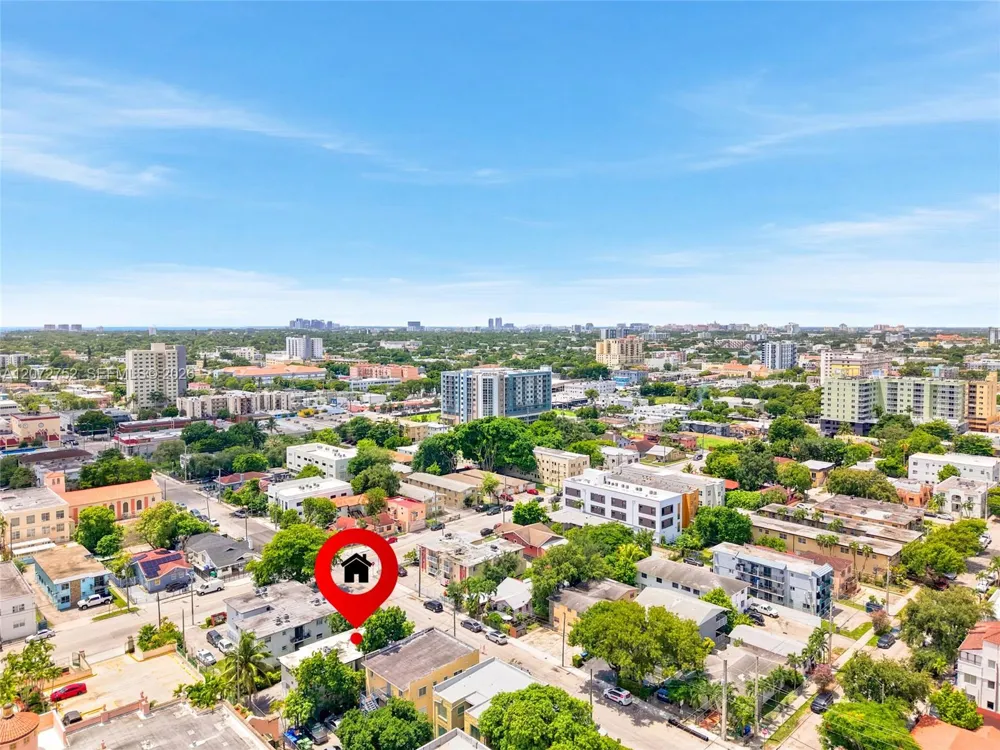 219 NW 10th Ave #APT #4 Miami, FL 33128