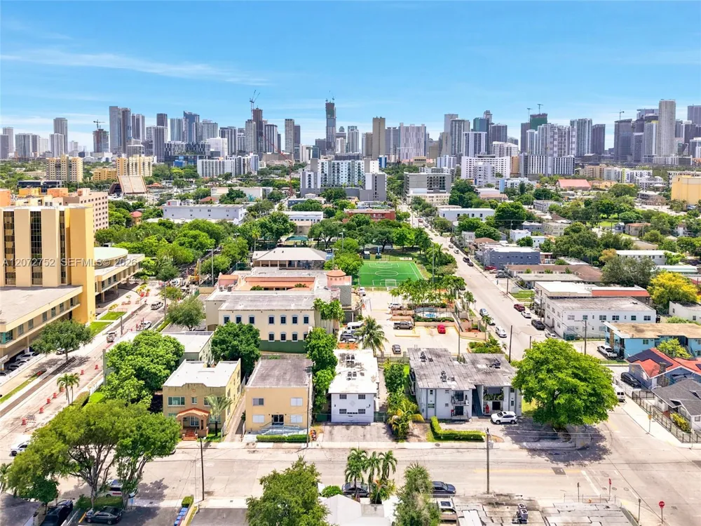 219 NW 10th Ave #APT #4 Miami, FL 33128