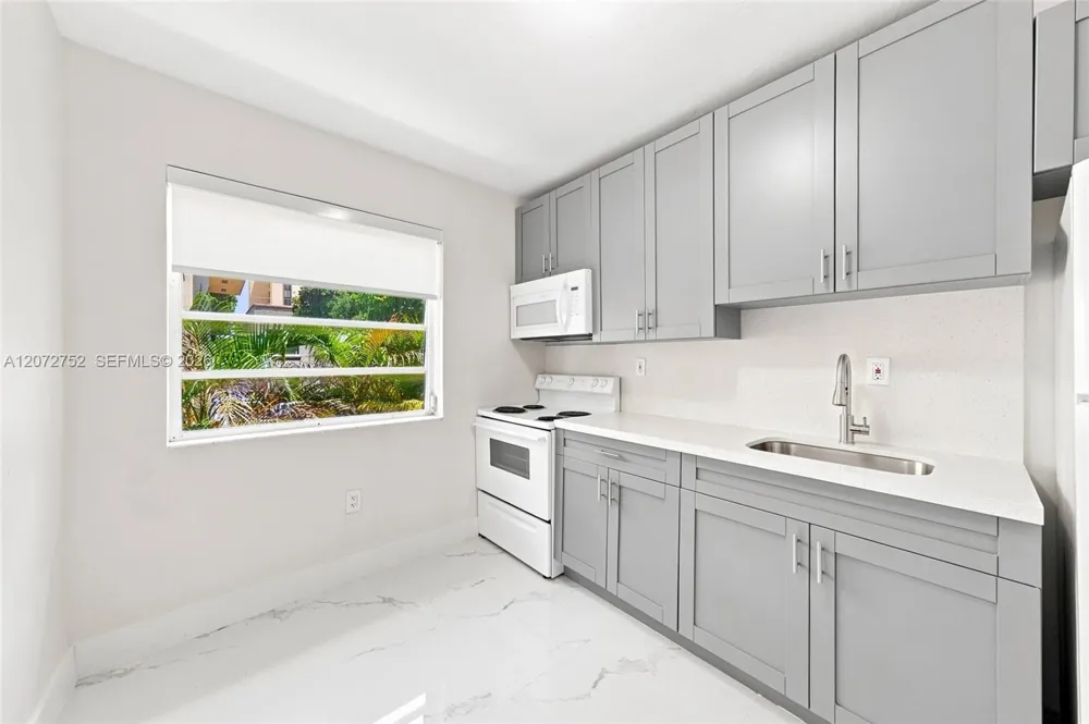 219 NW 10th Ave #APT #4 Miami, FL 33128