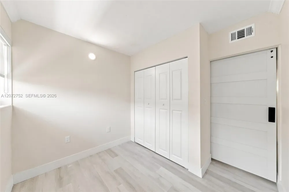 219 NW 10th Ave #APT #4 Miami, FL 33128