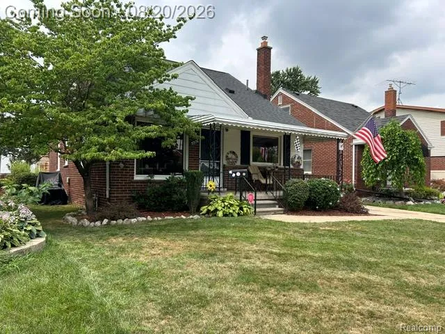 9976 Quandt Avenue Allen Park City, MI 48101