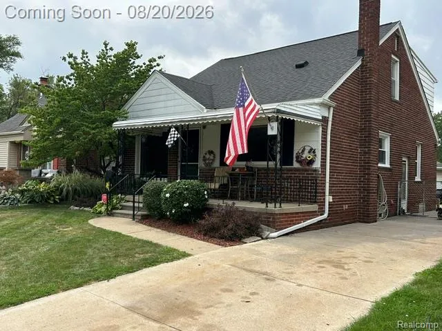 9976 Quandt Avenue Allen Park City, MI 48101