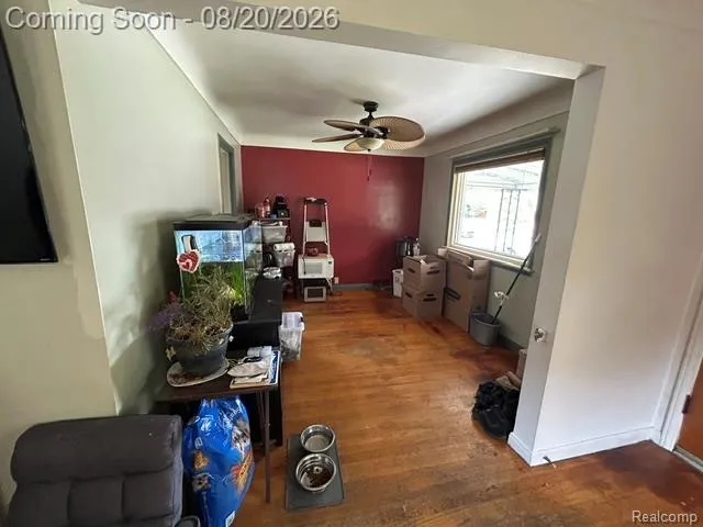 9976 Quandt Avenue Allen Park City, MI 48101