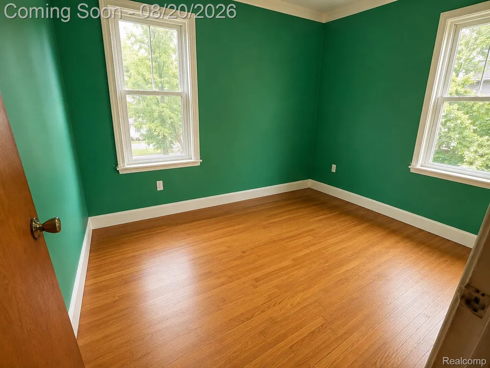 9976 Quandt Avenue Allen Park City, MI 48101