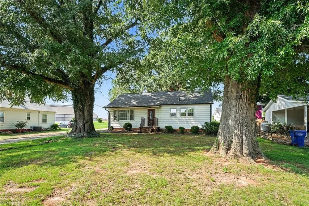 418 Felts Drive King, NC 27021