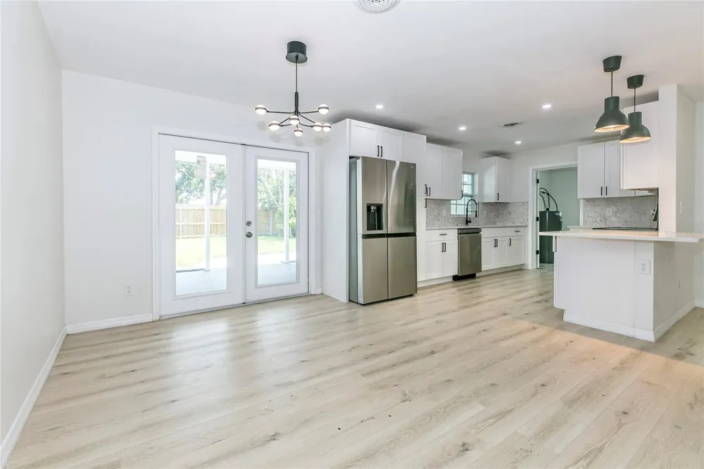 1842 PURITAN AVENUE Winter Park, FL 32792
